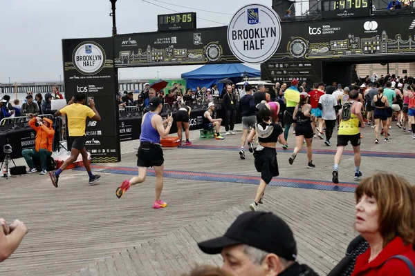 Media Maratón Brooklyn Mile Race Mayo 2023 Brooklyn Nueva York —  Fotos de Stock