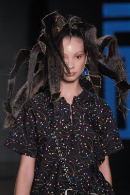 SPFW N55: Ta Stüdyoları Geçidi. 25 Mayıs 2023, Sao Paulo, Brezilya: SPFW N55 2023 Sao Paulo, Iguatemi 'deki TA Stüdyolarının geçit törenini 25 Mayıs Perşembe günü göstermektedir.)