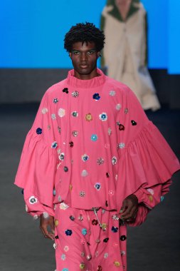 SPFW N55 : Martins Brand Parade. 25 Mayıs 2023, Sao Paulo, Brezilya: SPFW N55 2023 Martins Brand geçit törenini gösteriyor