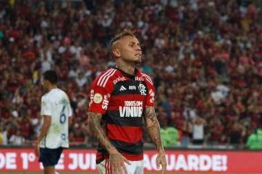 Brezilya Futbol Şampiyonası: Flamengo Cruzeiro 'ya karşı. 27 Mayıs 2023, Rio de Janeiro, Brezilya: Futbol oyuncuları ve Teknik Komite ve taraftarları, La Liga 'da İspanya' da ırkçılığa maruz kalan Real Madrid 'in futbolcusu Vinicius Junior' a saygılarını sundular.
