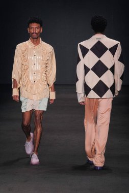 SPFW N55: Rafael Caetano Marka Yürüyüşü. 26 Mayıs 2023, Sao Paulo, Brezilya: SPFW N53 - Rafael Caetano moda gösterisi, SPFW-N55 sırasında, 26 Mayıs Cuma günü Sao Paulo 'da Senac Lapa Faustolo' da düzenlenen bir podyumda). 