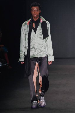 SPFW N55: Rafael Caetano Marka Yürüyüşü. 26 Mayıs 2023, Sao Paulo, Brezilya: SPFW N53 - Rafael Caetano moda gösterisi, SPFW-N55 sırasında, 26 Mayıs Cuma günü Sao Paulo 'da Senac Lapa Faustolo' da düzenlenen bir podyumda). 