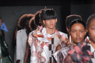 SPFW N55: Catwalk Apartamento 03. 26 Mayıs 2023, Sao Paulo, Brezilya: Apartamento 03 Kulis, SPFW-N55 sırasında, Sao Paulo 'daki Shopping Iguatemi' de 26 Mayıs Cuma günü düzenlenen podyumda).