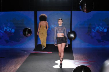 SPFW N55: Mnisis. 26 Mayıs 2023, Sao Paulo, Brezilya: Mnisis moda gösterisi, SPFW-N55 sırasında, Sao Paulo 'daki Alışveriş Iguatemi' de 26 Mayıs Cuma günü düzenlenen bir podyumda)