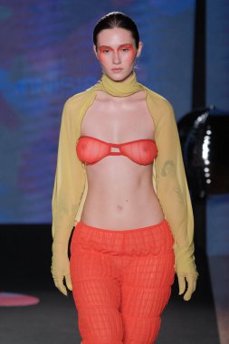 SPFW N55: Mnisis. 26 Mayıs 2023, Sao Paulo, Brezilya: Mnisis moda gösterisi, SPFW-N55 sırasında, Sao Paulo 'daki Alışveriş Iguatemi' de 26 Mayıs Cuma günü düzenlenen bir podyumda)
