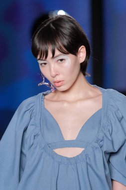 SPFW N55: Mnisis. 26 Mayıs 2023, Sao Paulo, Brezilya: Mnisis moda gösterisi, SPFW-N55 sırasında, Sao Paulo 'daki Alışveriş Iguatemi' de 26 Mayıs Cuma günü düzenlenen bir podyumda)