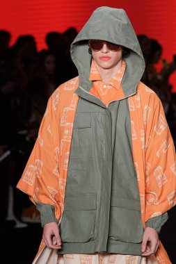 SPFW N55: öncü geçit töreni. 26 Mayıs 2023, Sao Paulo, Brezilya: SPFW N55 2023, 26 Cuma günü Mooca Parkı 'ndaki Komplexo Tempo' da düzenlenen Led markası geçit töreni.).