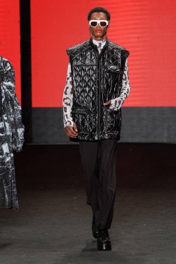 SPFW N55: öncü geçit töreni. 26 Mayıs 2023, Sao Paulo, Brezilya: SPFW N55 2023, 26 Cuma günü Mooca Parkı 'ndaki Komplexo Tempo' da düzenlenen Led markası geçit töreni.).