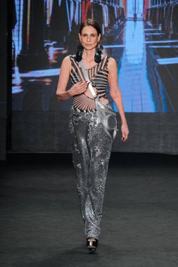 (SPFW N55: The Paradise Parade. 26 Mayıs 2023, Sao Paulo, Brezilya: SPFW N55 2023 The Paradise Parade of Led markası, Mooca Park, Sao Paulo 'nun doğusundaki Komplexo Tempo' da 26 Mayıs Cuma günü. Fotoğraf: Rodrigo Moraes / Thenews2 (Fotoğraf: Rodrigo Moraes / Thenews2 / De