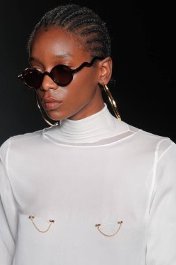 SPFW N55: Marina Bitu Geçidi. 27 Mayıs 2023, Sao Paulo, Brezilya: Marina Bitu moda gösterisi SPFW-N55 sırasında, Sao Paulo 'daki Alışveriş Iguatemi' de 27 Cumartesi günü düzenlenen podyumda). 