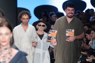 SPFW N55: Thear Parade. 27 Mayıs 2023, Sao Paulo, Brezilya: SPFW N55 2023 Sao Paulo 'nun doğusundaki Mooca Park' taki Komplexo Tempo 'da düzenlenen Thear geçit törenini gösteriyor.). 