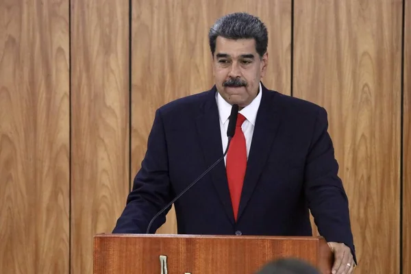与委内瑞拉总统马杜罗举行新闻发布会 2023年5月29日 巴西利亚 巴西联邦区 委内瑞拉总统尼古拉斯 马杜罗在与巴西总统路易斯 伊纳西奥 达席尔瓦共同举行的新闻发布会上 — 图库照片