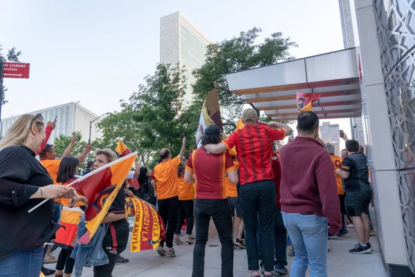 Spo Galatasaray Fanoušci Slaví New Yorku Rekordní Turecký Ligový Titul — Stock fotografie