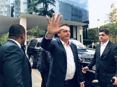 Jair Bolsonaro tıbbi testlerden sonra hastaneden ayrılıyor. 1 Haziran 2023, Sao Paulo, Brezilya: Brezilya eski Başkanı Jair Bolsonaro, testler yaptıktan sonra Vila Nova Conceicao 'daki Nova Star Hastanesi' nden ayrıldı ve daha sonra Tarcisio de Freitas ile görüştü.