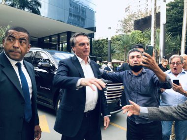 Jair Bolsonaro tıbbi testlerden sonra hastaneden ayrılıyor. 1 Haziran 2023, Sao Paulo, Brezilya: Brezilya eski Başkanı Jair Bolsonaro, testler yaptıktan sonra Vila Nova Conceicao 'daki Nova Star Hastanesi' nden ayrıldı ve daha sonra Tarcisio de Freitas ile görüştü.
