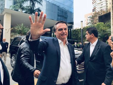 Jair Bolsonaro tıbbi testlerden sonra hastaneden ayrılıyor. 1 Haziran 2023, Sao Paulo, Brezilya: Brezilya eski Başkanı Jair Bolsonaro, testler yaptıktan sonra Vila Nova Conceicao 'daki Nova Star Hastanesi' nden ayrıldı ve daha sonra Tarcisio de Freitas ile görüştü.