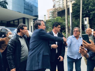 Jair Bolsonaro tıbbi testlerden sonra hastaneden ayrılıyor. 1 Haziran 2023, Sao Paulo, Brezilya: Brezilya eski Başkanı Jair Bolsonaro, testler yaptıktan sonra Vila Nova Conceicao 'daki Nova Star Hastanesi' nden ayrıldı ve daha sonra Tarcisio de Freitas ile görüştü.