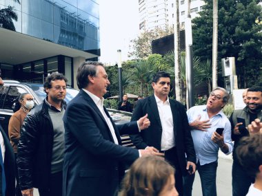 Jair Bolsonaro tıbbi testlerden sonra hastaneden ayrılıyor. 1 Haziran 2023, Sao Paulo, Brezilya: Brezilya eski Başkanı Jair Bolsonaro, testler yaptıktan sonra Vila Nova Conceicao 'daki Nova Star Hastanesi' nden ayrıldı ve daha sonra Tarcisio de Freitas ile görüştü.