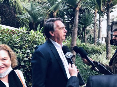 Jair Bolsonaro tıbbi testlerden sonra hastaneden ayrılıyor. 1 Haziran 2023, Sao Paulo, Brezilya: Brezilya eski Başkanı Jair Bolsonaro, testler yaptıktan sonra Vila Nova Conceicao 'daki Nova Star Hastanesi' nden ayrıldı ve daha sonra Tarcisio de Freitas ile görüştü.