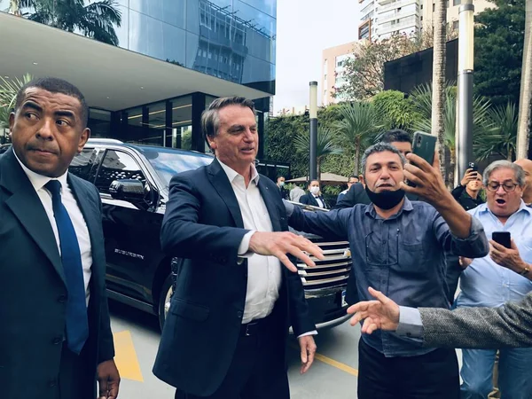 Jair Bolsonaro Meninggalkan Rumah Sakit Setelah Tes Medis Juni 2023 — Stok Foto