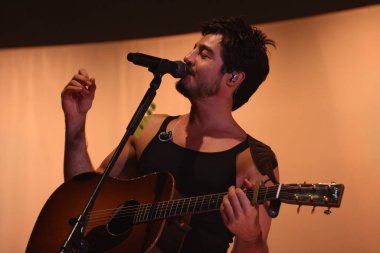 Tiago Iorc Live Curitiba 'da sahne alıyor. 02 Haziran 2023, Curitiba, Parana, Brezilya: Tiago Iorc, Portekiz, İspanya ve İngiltere 'deki şehirlerde konser verdiği 2022 yılı sonunda 