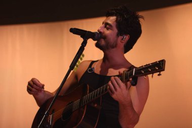 Tiago Iorc Live Curitiba 'da sahne alıyor. 02 Haziran 2023, Curitiba, Parana, Brezilya: Tiago Iorc, Portekiz, İspanya ve İngiltere 'deki şehirlerde konser verdiği 2022 yılı sonunda 