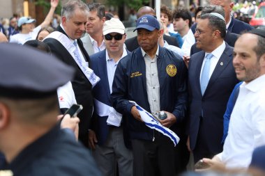 Eric Adams, 75. İsrail Geçit Töreni 'nde Umut' u Gözden Geçirmek 'i izledi. 4 Haziran 2023, New York, ABD: Yahudiler New York 'ta 57. ve 74. caddeler arasında İsrail' in 75 yıllık varlığını kutluyorlar. 