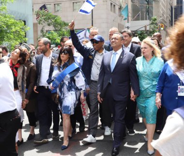 Eric Adams, 75. İsrail Geçit Töreni 'nde Umut' u Gözden Geçirmek 'i izledi. 4 Haziran 2023, New York, ABD: Yahudiler New York 'ta 57. ve 74. caddeler arasında İsrail' in 75 yıllık varlığını kutluyorlar. 