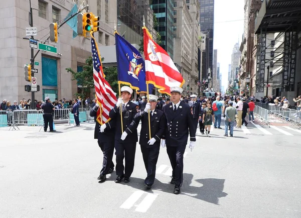 第75回イスラエルパレードを祝う 抗議と希望を確認する 2023年6月4日米国ニューヨーク ユダヤ人はニューヨーク5番街の57丁目から74丁目の間に75年のイスラエル人の存在を祝っている — ストック写真