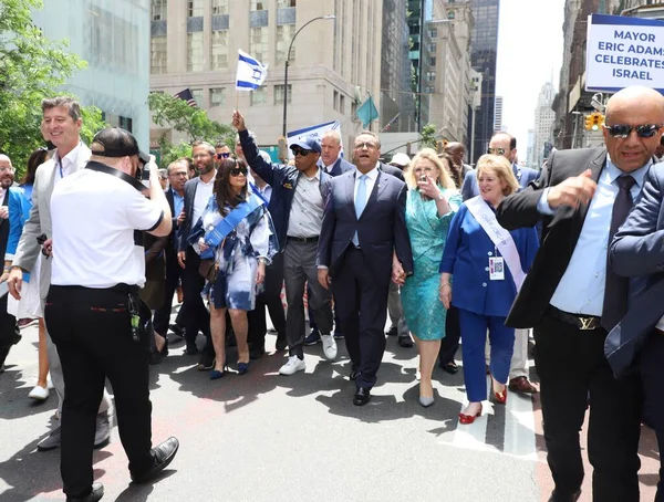 Eric Adams Durante Celebrate 75Th Israel Parade Reviewing Hope Inglês — Fotografia de Stock