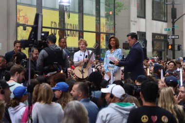Ed Sheeran Today Show 'da canlı yayında. 6 Haziran 2023, New York, ABD: Ed Sheeran, Rockefeller Center 'daki Citi Konser Serisi' nde canlı performans sergiliyor.. 