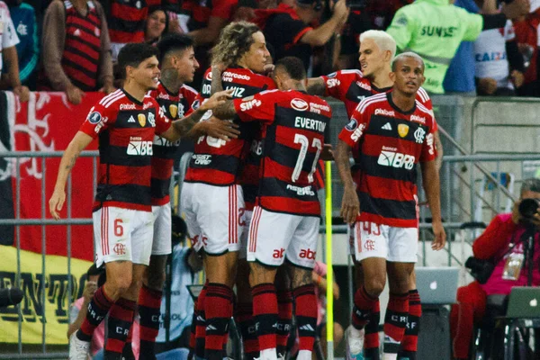 里约热内卢 2023年8月6日 Libertadores Flamengo Racing 弗拉门戈的维托 Hugo Flamengo 在对阵赛车手的比赛中进球庆祝他的进球 在小组赛阶段有效 — 图库照片