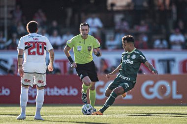 SAO PAULO (SP), Brezilya 06 / 11 / 2023 - Gabriel Menino Sao Paulo ve Palmeiras arasında oynanan maçta, 2023 Brezilya Futbol Şampiyonası 'nın onuncu raundunda geçerli oldu.