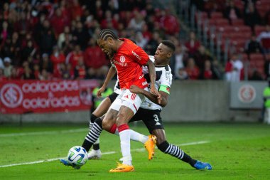 PORTO ALEGRE (RS), Brezilya 06 / 11 / 2023 - Brasileirao 'nun 10. turu için geçerli olan Inter ve Vasco arasındaki maç, 11 Haziran Pazar günü öğleden sonra Porto Alegre' nin güney bölgesinde Estadio Beira-Rio 'da yapıldı.