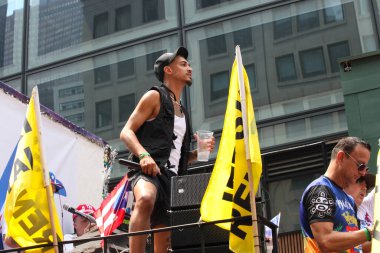 Ulusal Porto Riko Günü Geçidi 'nden Justin Silva. 11 Haziran 2023, New York, ABD: Stand up komedyen, aktör ve TikToker, Justin Silva, New Haven, Connecticut 'ta doğdu ve büyüdü. 