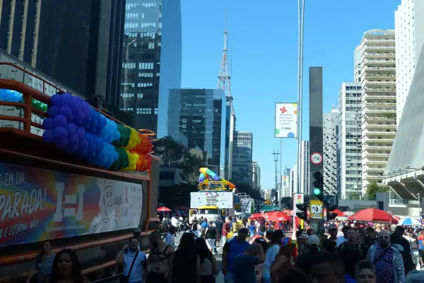 圣保罗 2023年11月6日 Lgbtqia Parade Pride 第27届Lgbtqia Pride游行期间的公众运动 重点是圣保罗市中心的Avenida Paulista 2023年6月11日 — 图库照片