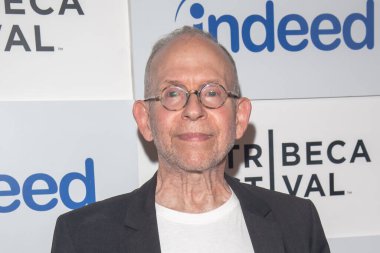 Ron Delsener sunar - 2023 Tribeca Festivali. 11 Haziran 2023, New York, ABD: Bob Balaban 11 Haziran 2023 'te New York' ta düzenlenen Tribeca Festivali sırasında Ron Delsener Sunumlarına katılır..  