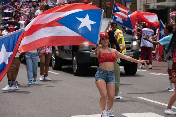 ニューヨークのニューヨーク プエルトリコ パレード 2023年6月11日米国 ナショナル プエルトリコ パレード Nprdp 毎年6月の第2日曜日にマンハッタンの5番街に沿って開催され 約400万人を記念しています — ストック写真
