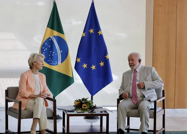 欧洲联盟委员会主席在Palacio Planalto的会议 2023年6月12日巴西利亚 巴西联邦行政区 巴西联邦共和国总统路易斯 伊纳西奥 达席尔瓦 — 图库照片