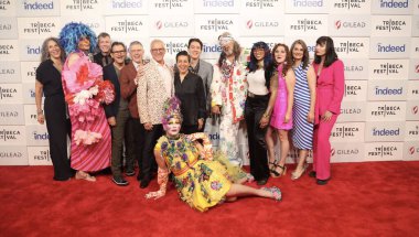 Tribeca Film Festivali: Taylor Mac24-On Yıl Halk Müziği Tarihi. 14 Haziran 2023, New York, ABD: Taylor Mac, Rob Epstein, Jeffrey Friedman, Matt Ray, Machine Bazzle, Joel Stillerman, Linda Brumbach. 