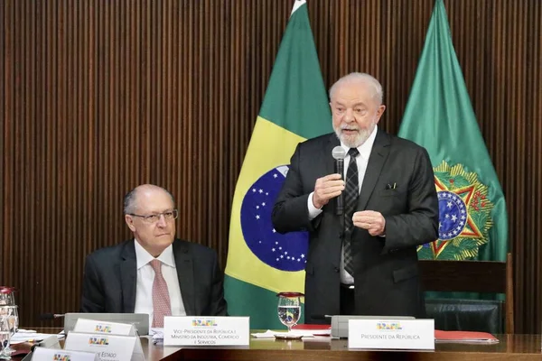 与巴西总统举行的部长级会议 2023年6月15日巴西利亚联邦区 巴西联邦共和国总统路易斯 伊纳西奥 达席尔瓦将于周四上午举行部长级会议 — 图库照片