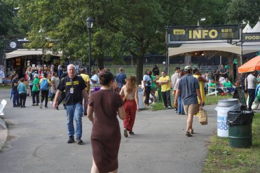 2023 BRIC Brooklyn 'i Kutla! Jake Wesley Rogers. 15 Haziran 2023, Brooklyn, New York, ABD: Jake Wesley Rogers 'ın katıldığı ve Prospect Park' taki Lena Horne Bandshell 'in hayranlarının da katıldığı 2023 BRIC Brooklyn Konseri.