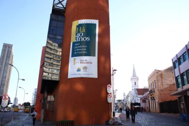 Curitiba (PR), Brazil 19 / 06 / 2023 - Curitiba Belediye Binası 'nın Casa da Memoria' sı yaklaşık 100.000 dökümandan oluşan saygın bir koleksiyonu ve tarihten olaylar ve karakterler hakkında 400.000 'den fazla fotoğraf saklıyor 