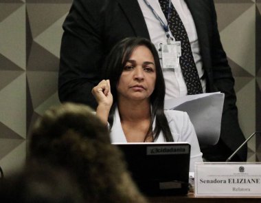 Brasilia (DF), Brezilya - Cumhuriyet Senatörü ve CPMI raportörü Eliziane Gama (PSD-MA), 8 Ocak 2023 tarihli Ortak Parlamento Soruşturma Komisyonu 'nda, Silvinei Vasques' in 4.