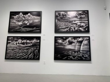 Sebastiao Salgado Amazonia Fotoğraf Sergisi New York 'ta. 22 Haziran, New York, ABD: Brezilyalı ünlü fotoğrafçı Sebastiao Salgados 15 Haziran - 15 Temmuz tarihleri arasında Manhattan-New York 'taki Sundaram Tagore Galerisinde sergileniyor 