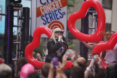 NBC 'de Today Show' da Kim Petras, 23 Haziran 2023, New York, ABD: Kim Petras bugün Rockefeller Plaza 'daki Today Show' un Citi Konser Serisi 'nde hayranlarının dans edip şarkı söylediği yüksek enerjili ve dinamik bir set sundu.. 