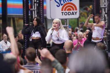 NBC 'de Today Show' da Kim Petras, 23 Haziran 2023, New York, ABD: Kim Petras bugün Rockefeller Plaza 'daki Today Show' un Citi Konser Serisi 'nde hayranlarının dans edip şarkı söylediği yüksek enerjili ve dinamik bir set sundu.. 