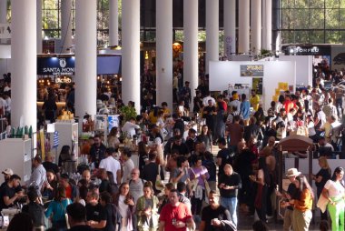 Sao Paulo (SP), Brezilya 06 / 23 / 2023 - Ülkenin en büyük kahve festivali olan Sao Paulo Kahve Festivali bu Cuma günü başladı. Etkinlikte 100 'den fazla sergileyici yer alıyor ve ana kahve dükkanlarından kahve tatma etkinliği düzenleniyor 