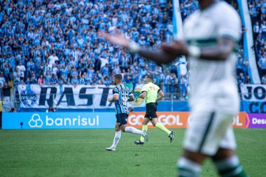 PORTO ALEGRE (RS), Brezilya 06 / 25 / 2023 - Pazar öğleden sonra Porto Alegre 'nin kuzey bölgesindeki Arena do Gremio' da düzenlenen Brasileirao 'nun 12. 