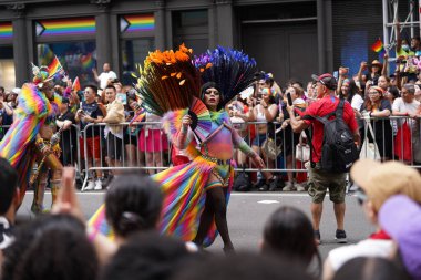 New York City Pride March 2023, 25 Haziran 2023, New York, ABD: New York City Pride March dünyanın en büyük LGBTQ + gururlu geçit törenlerinden biri olarak bilinir, dünyanın çeşitli yerlerinden her yıl milyonlarca katılımcı çeker. 